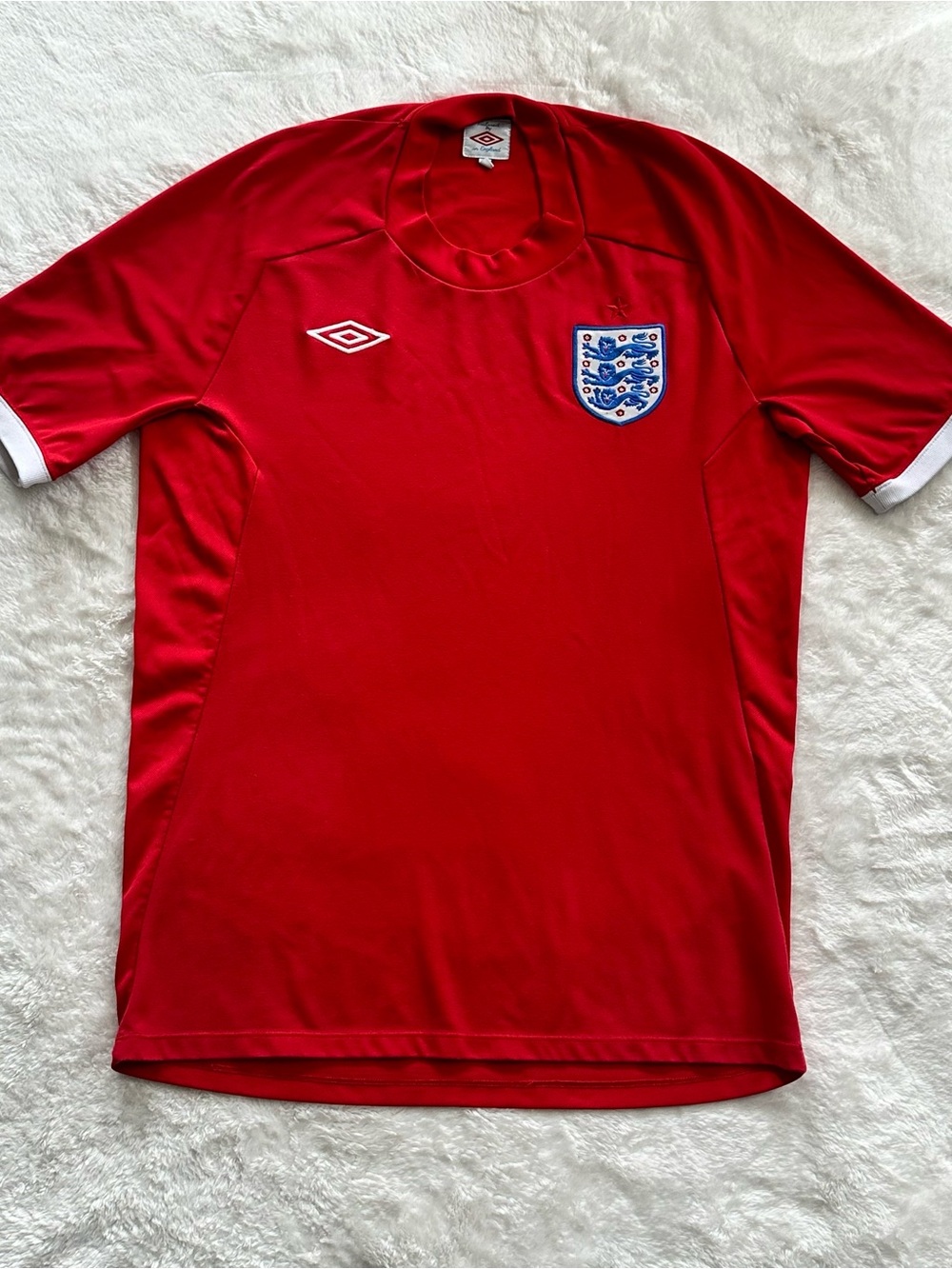 England 2010 World Cup Away Football Shirt Red Umbro Tailored in England 40 M